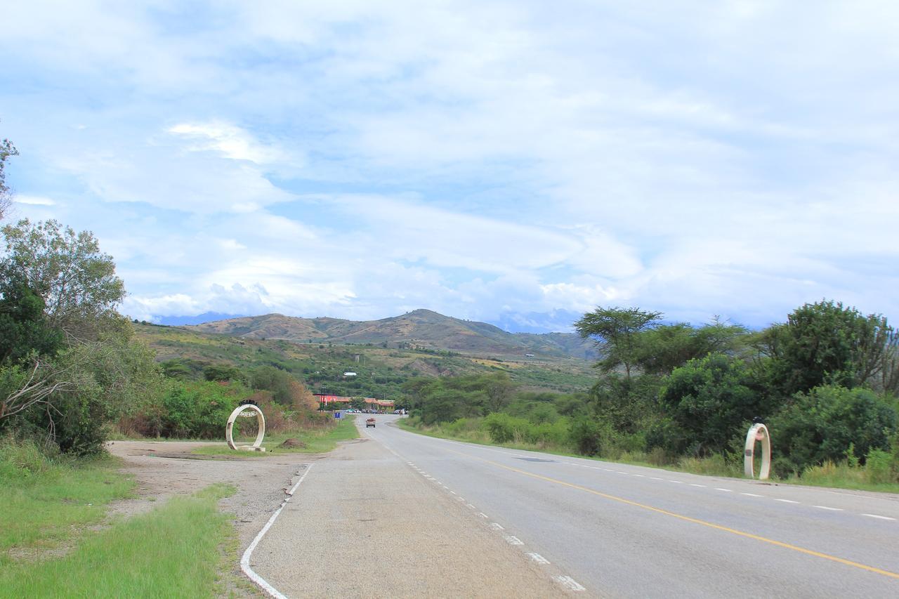 Wild Tracks Overland Camp Kasese Luaran gambar